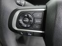 ステアリングを握ったままで、オーディオの切替やボリューム調整ができます♪実際にボタンを押して体感くださいね♪