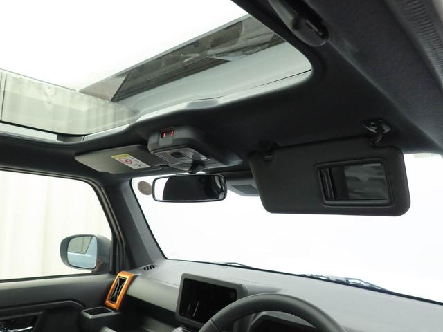 ガラスルーフ搭載で車内の解放感が一気にアップ！開放的なドライブをお楽しみいただけます