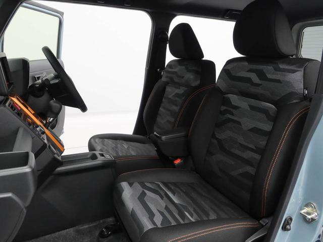 厚みがあって、座り心地のいいソファのようなシート。運転席も助手席もリラックスしてゆったりと座れます。