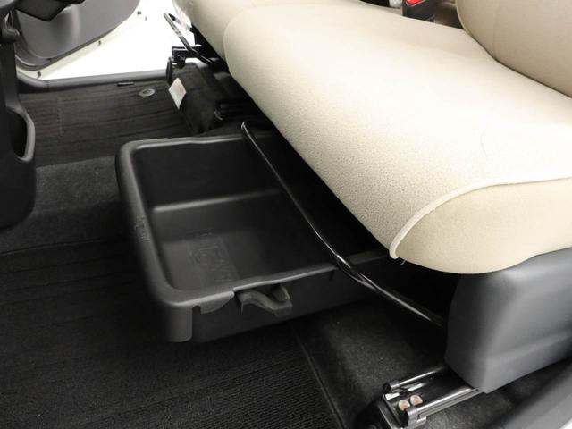 ムーヴキャンバス Ｘリミテッドメイクアップ　ＳＡＩＩ　ナビ　ＴＶ　ＥＴＣ　両側電動スライドドア　バックカメラ　アイドリングストップ　プッシュスタート　エアバック　ＡＢＳ　ＣＶＴ　キーフリー（11枚目）