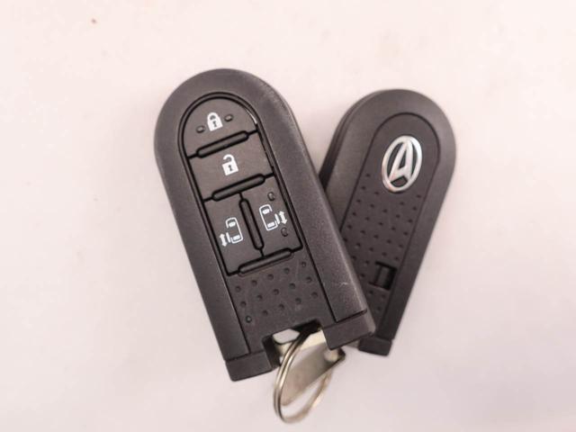 �J�o����|�P�b�g�ɓ��ꂽ�܂܂ł��h�A�̎{���E�������\�ȃX�}�[�g�L�[�𑕔��B�G���W���̃I���E�I�t�����J�M�����o���K�v����������Ƃ��Ă��֗��ł���