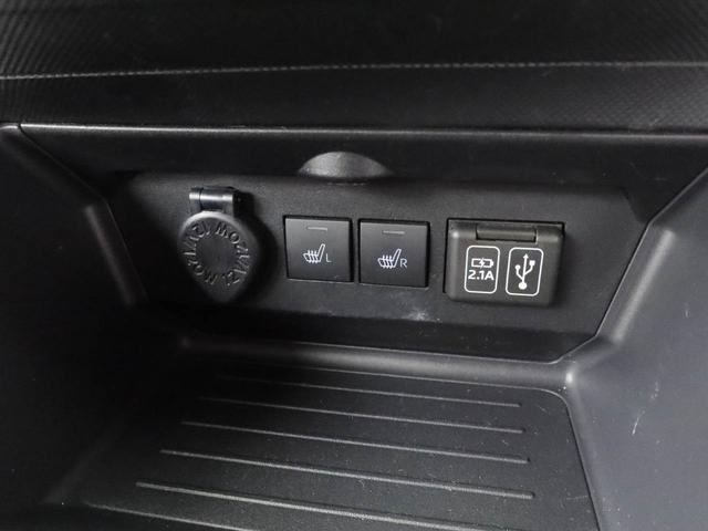 １２Ｖソケット、ＵＳＢソケット。電源も豊富。スマホの充電やカーアクセサリーもＯＫです。