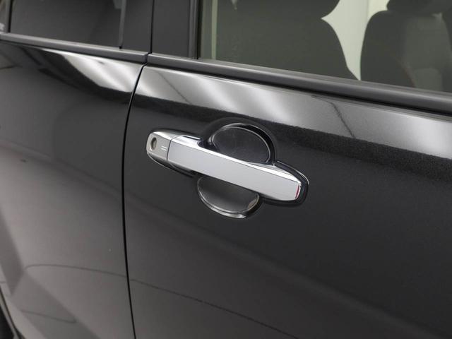 カードキーを携帯してドアハンドルのセンサー部分に触れることでドアの施錠開錠ができます。