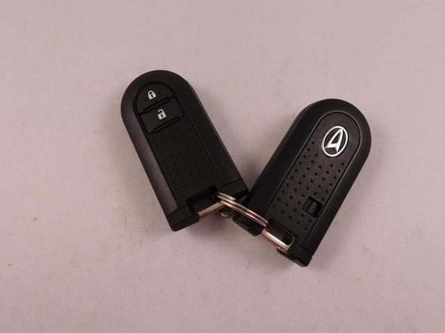 �J�o����|�P�b�g�ɓ��ꂽ�܂܂ł��h�A�̎{���E�������\�ȃX�}�[�g�L�[�𑕔��B�G���W���̃I���E�I�t�����J�M�����o���K�v����������Ƃ��Ă��֗��ł���