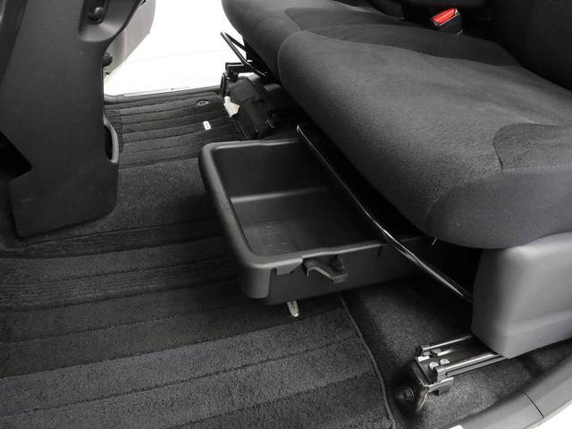 ムーヴキャンバス Ｇブラックインテリアリミテッド　ＳＡＩＩＩ　ナビ　ＥＴＣ　ドライブレコーダー　ＴＶ　バックカメラ　全方位モニタ　両側電動スライドドア　ＬＥＤヘッドライト　アイドリングストップ　プッシュスタート　エアバック　ＡＢＳ　ＣＶＴ　キーフリー（10枚目）