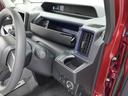 カップホルダーは運転席や助手席からちょうど手の届く位置です!!