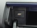 【USB/HDMI入力端子】HDMI規格のデータ入力端子、デジタル機器をつないで高画質、高品質データを車の中で楽しむことができます。USBポートは給電・データ入力に対応しています