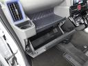 納車前に12ヶ月点検・エンジンオイル交換・ バッテリー交換・ワイパーゴム交換・キーレス、キーフリーの電池交換を実施しております。ダイハツの整備士がきっちりと点検したお車をお届けいたします!