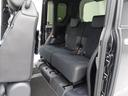 後退時に車両の後ろ側をモニター画面に表示します。車庫入れなどでバックする際に後方確認ができて便利です。車庫入れが苦手な人もこれで安心。