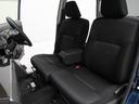 厚みがあって、座り心地のいいソファのようなシート。運転席も助手席もリラックスしてゆったりと座れます。