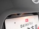 後退時に車両の後ろ側をモニター画面に表示します。車庫入れなどでバックする際に後方確認ができて便利です。車庫入れが苦手な人もこれで安心。