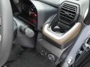 カップホルダーは運転席や助手席からちょうど手の届く位置です!!