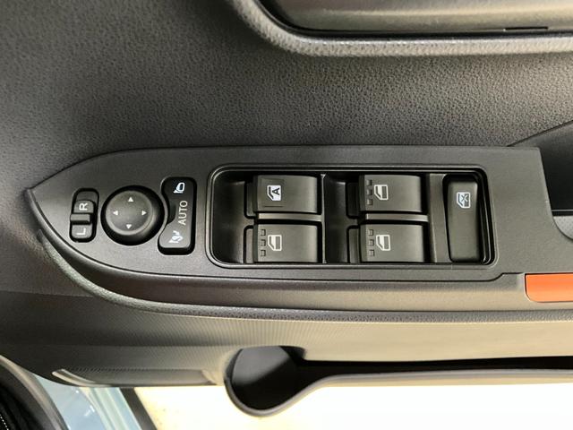 タント ファンクロスターボ　ワンオーナー　電動スライド　ＬＥＤヘッド　ターボ　ワンオーナー　後席両側電動スライドドア　ＬＥＤヘッドライト　シートヒーター　高年式　低走行　被害軽減ブレーキ　最新スマートアシスト　オートライト　カーペットマット付（10枚目）