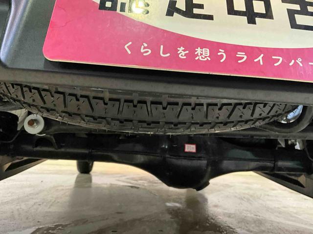 ハイゼットカーゴ ＤＸ　４ＷＤ　キーレスエントリー　オートライト　両側スライド　４ＷＤ　エアコン　パワステ　フロントパワーウィンドウ　キーレスエントリー　オートエアコン　ラジオ　スマートアシスト　デュアルエアバッグ　ＡＢＳ　安全ボディ　横滑り防止システム　両側スライドドア（40枚目）