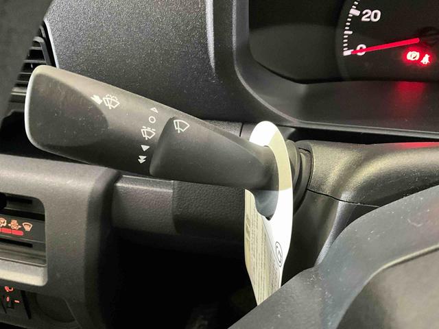 ハイゼットトラック ジャンボスタンダード　４ＷＤ　ＡＭ／ＦＭチューナー　ＡＢＳ　ジャンボ　スタンダード　４ＷＤ　ＡＭ／ＦＭチューナー　ＡＢＳ　被害軽減ブレーキ　代車　ワンオーナー　高年式　低走行　運転席助手席エアバッグ（5枚目）