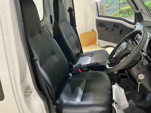 ハイゼットトラック ジャンボスタンダード　４ＷＤ　ＡＭ／ＦＭチューナー　ＡＢＳ　ジャンボ　スタンダード　４ＷＤ　ＡＭ／ＦＭチューナー　ＡＢＳ　被害軽減ブレーキ　代車　ワンオーナー　高年式　低走行　運転席助手席エアバッグ（13枚目）