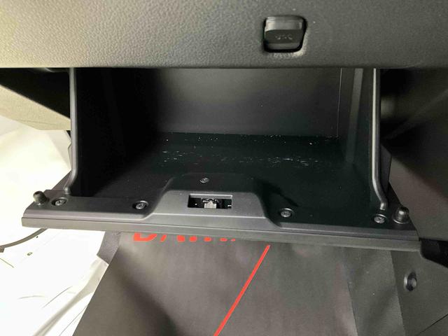 ハイゼットトラック ジャンボスタンダードＵＶカットガラス　ラジオ付き　ラジオ付き　ＵＶカットガラス　カップホルダー　助手席シートバックポケット　センタートレイ　スペアタイヤ　スマートアシスト　デュアルエアバッグ　ＡＢＳ　安全ボディ　オートライト　アイドリングストップ（9枚目）