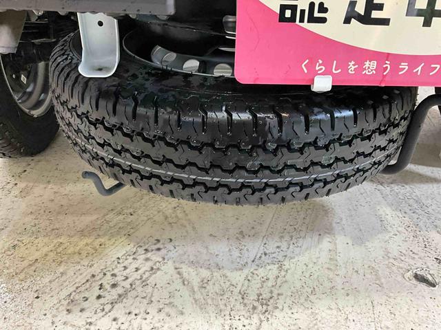 ハイゼットトラック ジャンボスタンダードＵＶカットガラス　ラジオ付き　ラジオ付き　ＵＶカットガラス　カップホルダー　助手席シートバックポケット　センタートレイ　スペアタイヤ　スマートアシスト　デュアルエアバッグ　ＡＢＳ　安全ボディ　オートライト　アイドリングストップ（38枚目）