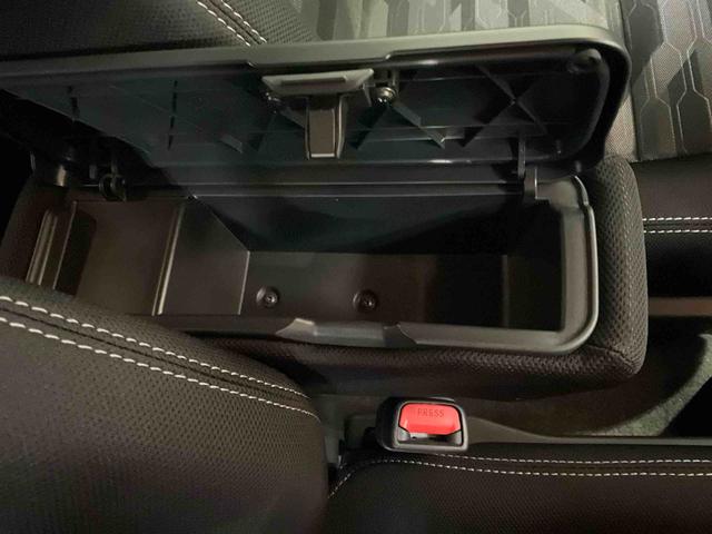 タフト Ｇ　クロムベンチャー　届出済未使用車　ワンオーナー　衝突軽減ブレーキ　認定中古車　電動パーキングブレーキ　オートブレーキホールド機能　運転席助手席シートヒーター　クルーズコントロール　オーディオレス車（16枚目）