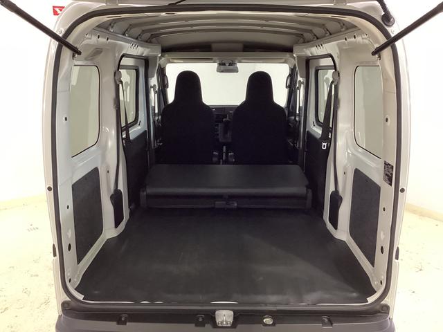 ハイゼットカーゴ ＤＸ　　４ＷＤ　前後コーナーセンサー　ラジオ　４ＷＤ　前後コーナーセンサー　ラジオ　アイドリングストップ　ＡＴ車　両側スライドドア　キーレスエントリー　ヘッドライトレべライザー　アクセサリーソケット　マニュアルエアコン　オートライト（23枚目）