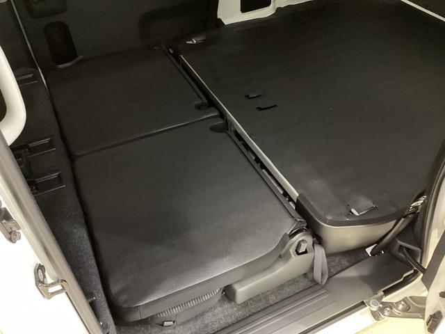 ハイゼットカーゴ クルーズ　４ＷＤ　バックカメラ　デジタルインナーミラー　４ＷＤ　バックカメラ　デジタルインナーミラー　ＵＳＢ　Ｂｌｕｅｔｏｏｔｈ　両側スライドドア　前後コーナーセンサー　電動格納ドアミラー　オートライト　オートマチックハイビーム　マニュアルエアコン（23枚目）