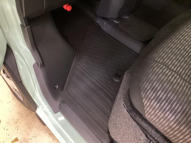 ハイゼットカーゴ クルーズターボ　４ＷＤ　ＣＶＴ　バックカメラ　スマートキー　４ＷＤ　ＣＶＴ　バックカメラ　前後コーナーセンサー　スマートキー　両側スライドドア　ＵＳＢ接続　オートライト　オートマチックハイビーム　電動格納ドアミラー　ドアバイザー　マニュアルエアコン（22枚目）