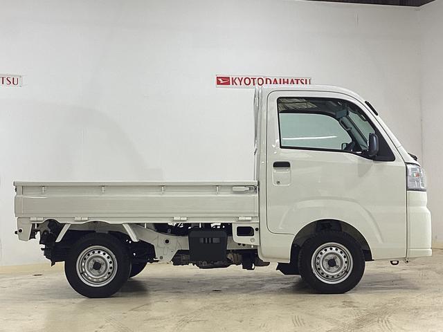 ハイゼットトラック スタンダード　ワンオーナー　４ＷＤ　ＣＶＴ車　３方開　ラジオ　ワンオーナー　４ＷＤ　ＣＶＴ車　ラジオ　３方開　ヘッドライトレべライザー　アクセサリーソケット　マニュアルエアコン　スペアタイヤ　バッテリーカバー　クリアランスソナー　キーレスエントリー　オートライト（10枚目）
