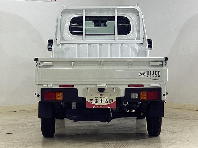 ハイゼットトラック スタンダード　ワンオーナー　４ＷＤ　ＣＶＴ車　３方開　ラジオ　ワンオーナー　４ＷＤ　ＣＶＴ車　ラジオ　３方開　ヘッドライトレべライザー　アクセサリーソケット　マニュアルエアコン　スペアタイヤ　バッテリーカバー　クリアランスソナー　キーレスエントリー　オートライト（11枚目）