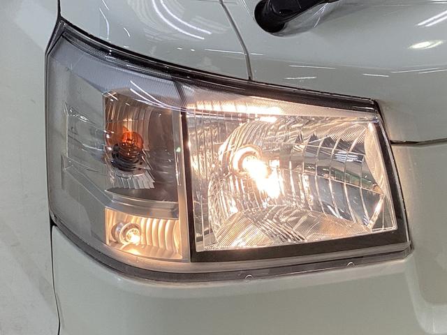 ハイゼットトラック スタンダード 届出済み未使用車 4WD CVT エアコン 切替式4WD CVT 3方開 ヘッドライトレべライザー オートライト オートマチックハイビーム アクセサリーソケット スマートアシスト 電動格納ミラー マニュアルエアコン パワステ バッテリーカバー(9枚目)