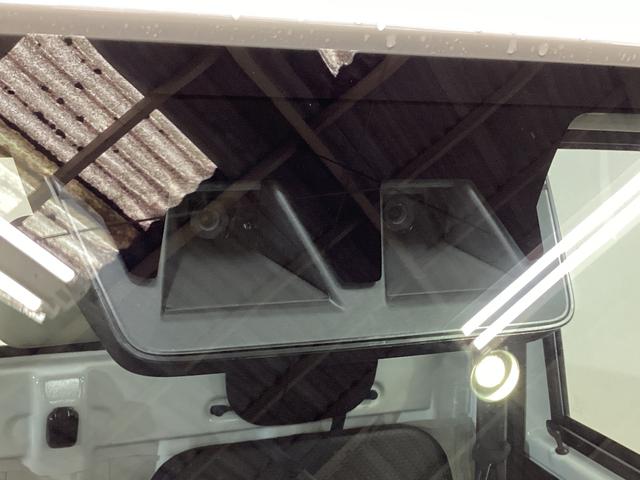 ハイゼットトラック スタンダード 届出済み未使用車 4WD CVT エアコン 切替式4WD CVT 3方開 ヘッドライトレべライザー オートライト オートマチックハイビーム アクセサリーソケット スマートアシスト 電動格納ミラー マニュアルエアコン パワステ バッテリーカバー(10枚目)