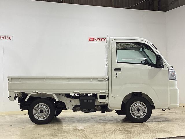 ハイゼットトラック スタンダード 届出済み未使用車 4WD CVT エアコン 切替式4WD CVT 3方開 ヘッドライトレべライザー オートライト オートマチックハイビーム アクセサリーソケット スマートアシスト 電動格納ミラー マニュアルエアコン パワステ バッテリーカバー(12枚目)