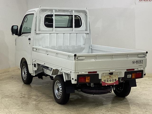 ハイゼットトラック スタンダード 届出済み未使用車 4WD CVT エアコン 切替式4WD CVT 3方開 ヘッドライトレべライザー オートライト オートマチックハイビーム アクセサリーソケット スマートアシスト 電動格納ミラー マニュアルエアコン パワステ バッテリーカバー(15枚目)