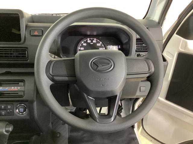 ハイゼットトラック スタンダード 届出済み未使用車 4WD CVT エアコン 切替式4WD CVT 3方開 ヘッドライトレべライザー オートライト オートマチックハイビーム アクセサリーソケット スマートアシスト 電動格納ミラー マニュアルエアコン パワステ バッテリーカバー(22枚目)