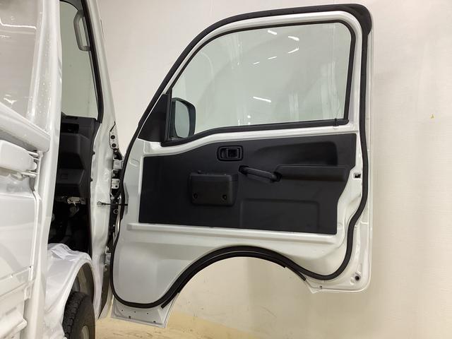 ハイゼットトラック スタンダード 届出済み未使用車 4WD CVT エアコン 切替式4WD CVT 3方開 ヘッドライトレべライザー オートライト オートマチックハイビーム アクセサリーソケット スマートアシスト 電動格納ミラー マニュアルエアコン パワステ バッテリーカバー(34枚目)