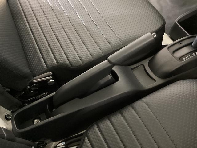 ハイゼットトラック スタンダード 届出済み未使用車 4WD CVT エアコン 切替式4WD CVT 3方開 ヘッドライトレべライザー オートライト オートマチックハイビーム アクセサリーソケット スマートアシスト 電動格納ミラー マニュアルエアコン パワステ バッテリーカバー(43枚目)