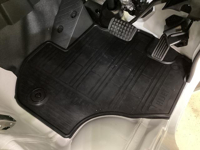 ハイゼットトラック スタンダード　４ＷＤ　ナビ　ＥＴＣ　バックカメラ　ドラレコ　４ＷＤ　純正ナビ　フルセグチューナー　ブルートゥース対応　ドライブレコーダー　ＥＴＣ　バックカメラ　マニュアルエアコン　スチールホイール　スマートアシスト　アイドリングストップ　コーナーセンサー（24枚目）
