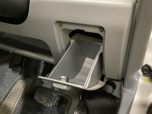 ムーヴ メモリアルエディション　ＣＤオーディオ　電格ウィンカーミラー　ＣＤオーディオ　スマートキー　スペアキー有り　電格ウィンカーミラー　ドアバイザー　ヘッドライトレベライザー　ベンチシート　フルホイールキャップ付き１４インチ純正スチールホイール　ハロゲンライト（37枚目）