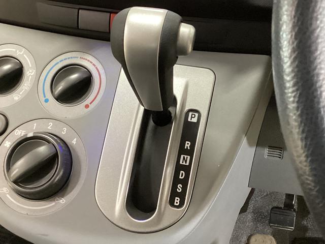 ムーヴ メモリアルエディション　ＣＤオーディオ　電格ウィンカーミラー　ＣＤオーディオ　スマートキー　スペアキー有り　電格ウィンカーミラー　ドアバイザー　ヘッドライトレベライザー　ベンチシート　フルホイールキャップ付き１４インチ純正スチールホイール　ハロゲンライト（47枚目）