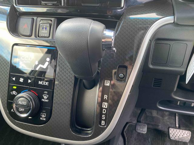 ムーヴ カスタム　Ｘリミテッド　ＳＡＩＩＩ　パノラマモニター　ダイハツ認定中古車　予防安全機能スマートアシスト搭載　アイドリングストップ　電動格納ミラー　シートリフター　運転席シートヒーター　パノラマモニター　ナビゲーション　ＥＴＣ車載器　キーフリーキー（11枚目）