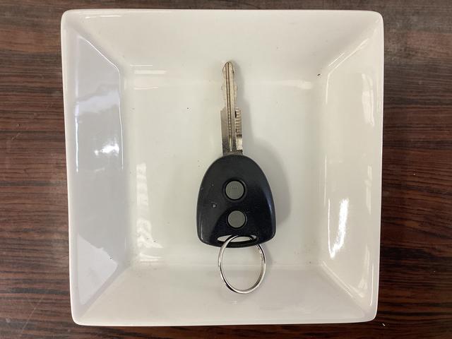 ミラココア ココアＸスペシャル　ワンオーナー　コーナーポール　ワンオーナー　電動格納ミラー　キーレスエントリー　マニュアルエアコン　ドアバイザー　ヘッドライトレべライザー　ベンチシート　ＡＢＳ　１３インチ純正スチールホイール　オーディオレス（14枚目）