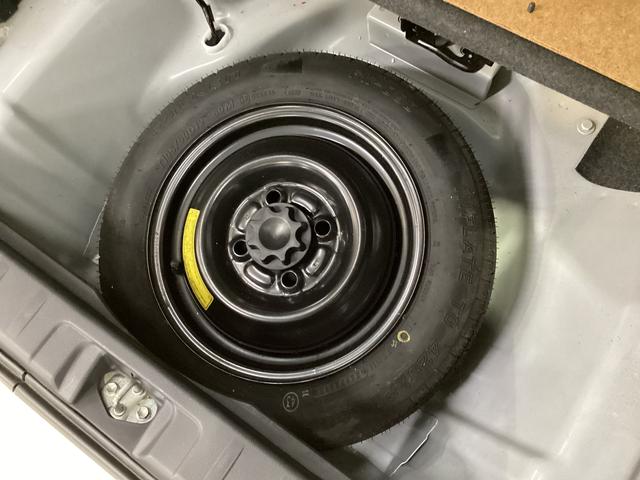 ミラココア ココアＸスペシャル　ワンオーナー　コーナーポール　ワンオーナー　電動格納ミラー　キーレスエントリー　マニュアルエアコン　ドアバイザー　ヘッドライトレべライザー　ベンチシート　ＡＢＳ　１３インチ純正スチールホイール　オーディオレス（30枚目）