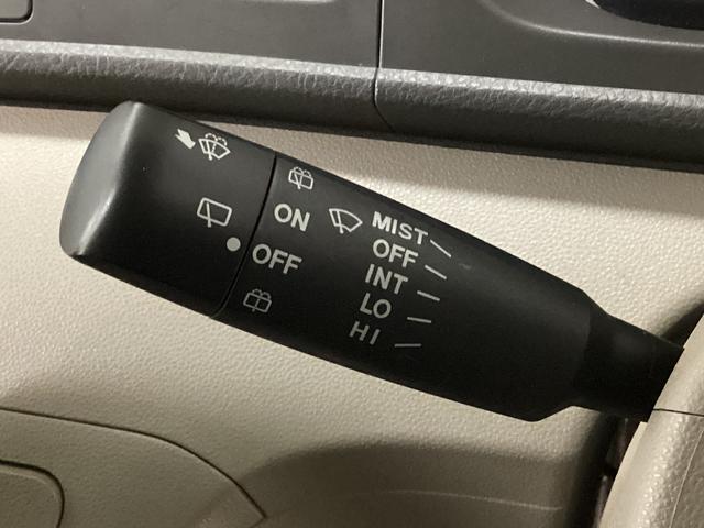 アトレーワゴン カスタムターボR CDオーディオ ETC 電動格納ミラー CDオーディオ ETC 電動格納ミラー シガーソケット ドアバイザー カーペットマット オートエアコン スペアタイヤ 両側スライドドア 13インチアルミホイール 安全ボディ デュアルエアバッグ(41枚目)