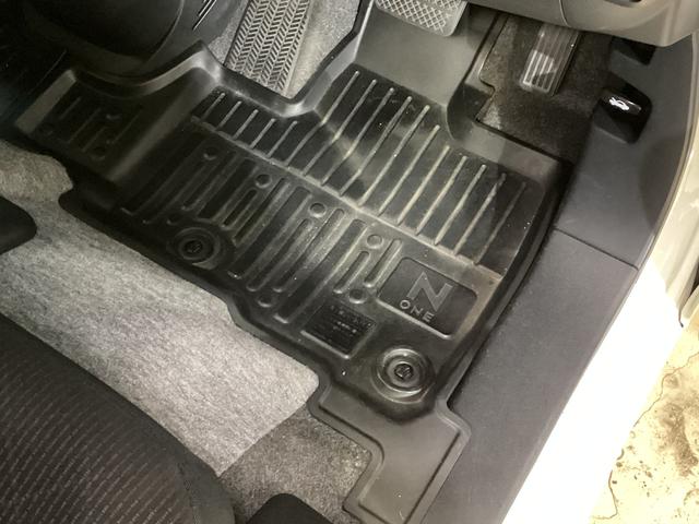 N-ONE プレミアム・Lパッケージ ワンオーナー バックカメラ ETC ワンオーナー 純正ナビ バックカメラ ETC ツートン 電動格納ミラー オートライト サイドカーテンエアバッグ オールシーズンマット 横滑り防止措置 プッシュスタート 14インチ純正アルミホイール(24枚目)