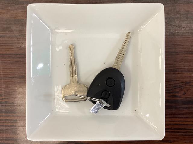 ハイゼットカーゴ ＤＸ　ワンオーナー　４ＷＤ　ＣＶＴ車　ラジオ　スマアシ　ワンオーナー　切替式４ＷＤ　ＣＶＴ車　ラジオ　スマートアシスト　両側スライドドア　オートライト　コーナーセンサー　ヘッドライトレべライザー　横滑り防止措置　キーレスエントリー　マニュアルエアコン（15枚目）