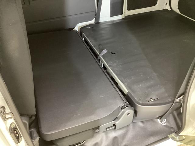 ハイゼットカーゴ ＤＸ　ワンオーナー　４ＷＤ　ＣＶＴ車　ラジオ　スマアシ　ワンオーナー　切替式４ＷＤ　ＣＶＴ車　ラジオ　スマートアシスト　両側スライドドア　オートライト　コーナーセンサー　ヘッドライトレべライザー　横滑り防止措置　キーレスエントリー　マニュアルエアコン（21枚目）