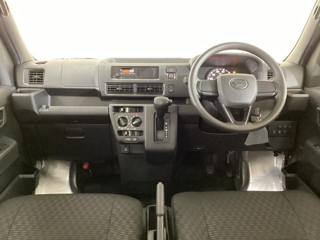 ハイゼットカーゴ デラックス 4WD CVT車 届出済未使用車 ラジオ 4WD CTV車 届出済未使用車 ラジオ アイドリングストップ 前後コーナーセンサー 両側スライドドア マニュアルエアコン オートライト ABS 運転席・助手席エアバッグ キーレスエントリー(2枚目)