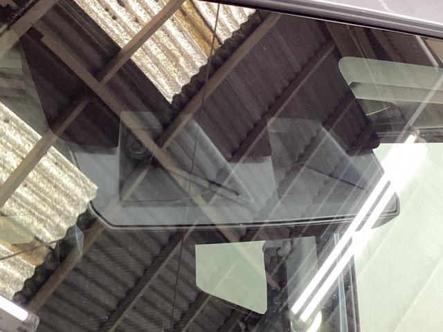 ハイゼットカーゴ デラックス 4WD CVT車 届出済未使用車 ラジオ 4WD CTV車 届出済未使用車 ラジオ アイドリングストップ 前後コーナーセンサー 両側スライドドア マニュアルエアコン オートライト ABS 運転席・助手席エアバッグ キーレスエントリー(8枚目)