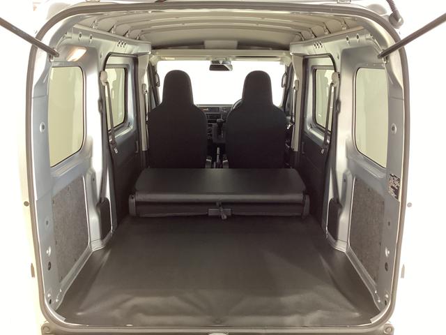 ハイゼットカーゴ デラックス 4WD CVT車 届出済未使用車 ラジオ 4WD CTV車 届出済未使用車 ラジオ アイドリングストップ 前後コーナーセンサー 両側スライドドア マニュアルエアコン オートライト ABS 運転席・助手席エアバッグ キーレスエントリー(24枚目)