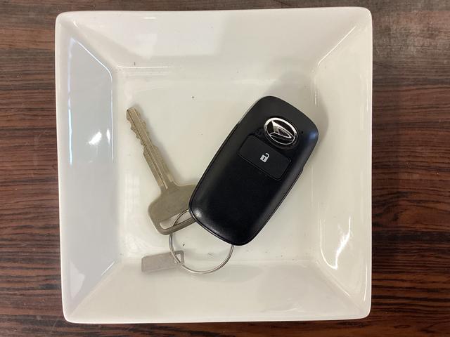 ハイゼットトラック エクストラ　切替式４ＷＤ　ＭＴ車　荷台作業灯　前後コーナーセンサー　３方開　オートマチックハイビーム　ＬＥＤヘッドライト　プッシュボタンエンジンスタート　電動格納ミラー　横滑り防止措置　マニュアルエアコン（18枚目）