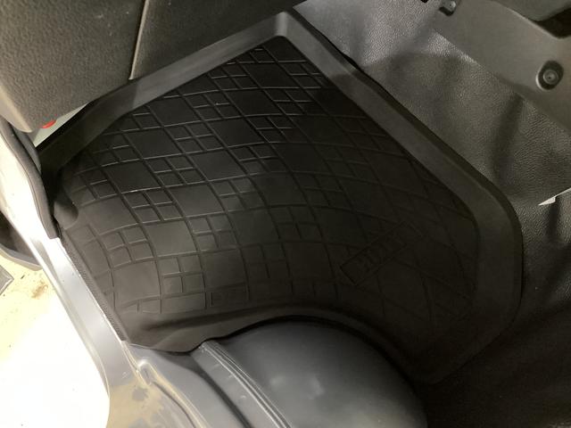 ハイゼットトラック エクストラ　切替式４ＷＤ　ＭＴ車　荷台作業灯　前後コーナーセンサー　３方開　オートマチックハイビーム　ＬＥＤヘッドライト　プッシュボタンエンジンスタート　電動格納ミラー　横滑り防止措置　マニュアルエアコン（25枚目）